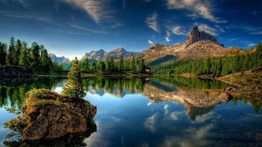 Beautiful Lake and Mountain Pictures image