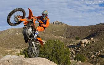Cool Aesthetic Dirt Bike Background Wallpapers