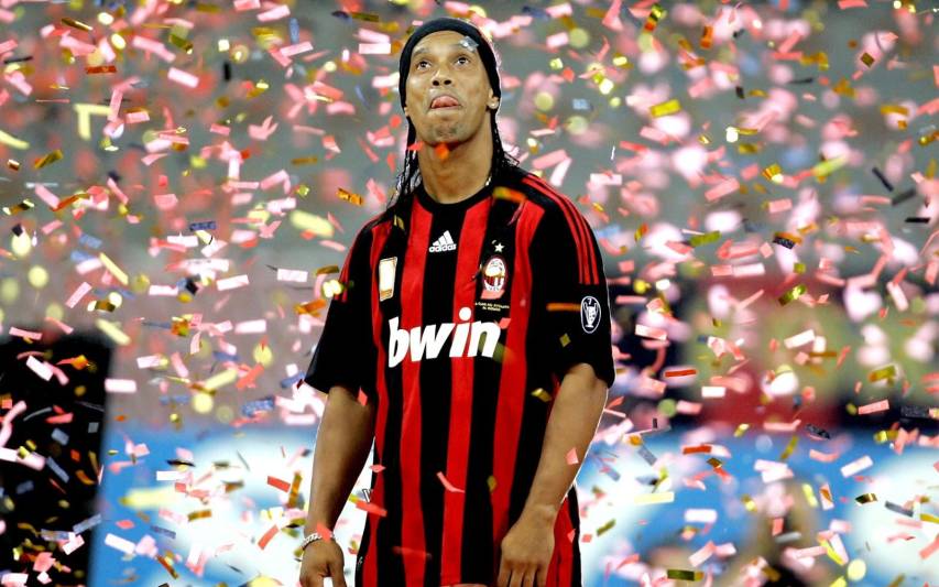 Holiday Ronaldinho Wallpapers for Pc