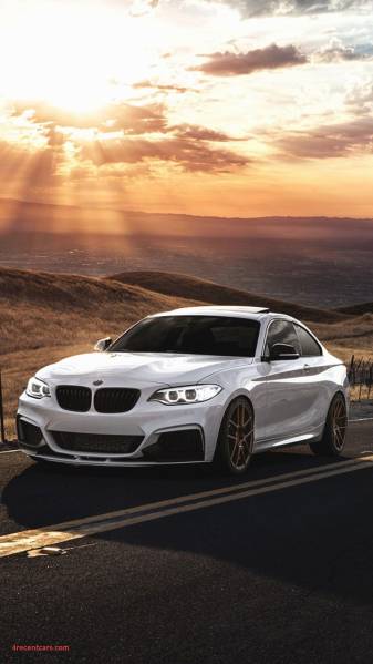 White Bmw M5 wallpaper for iPhone 5s
